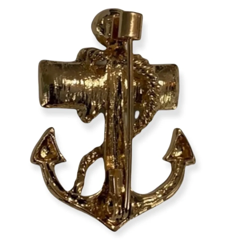 🫶🏻 Nautical Anchor Jacket Pin